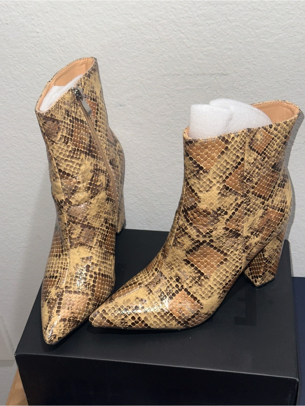 Azalea Wang Snake-Print Pointed Toe Ankle Boots - Tan